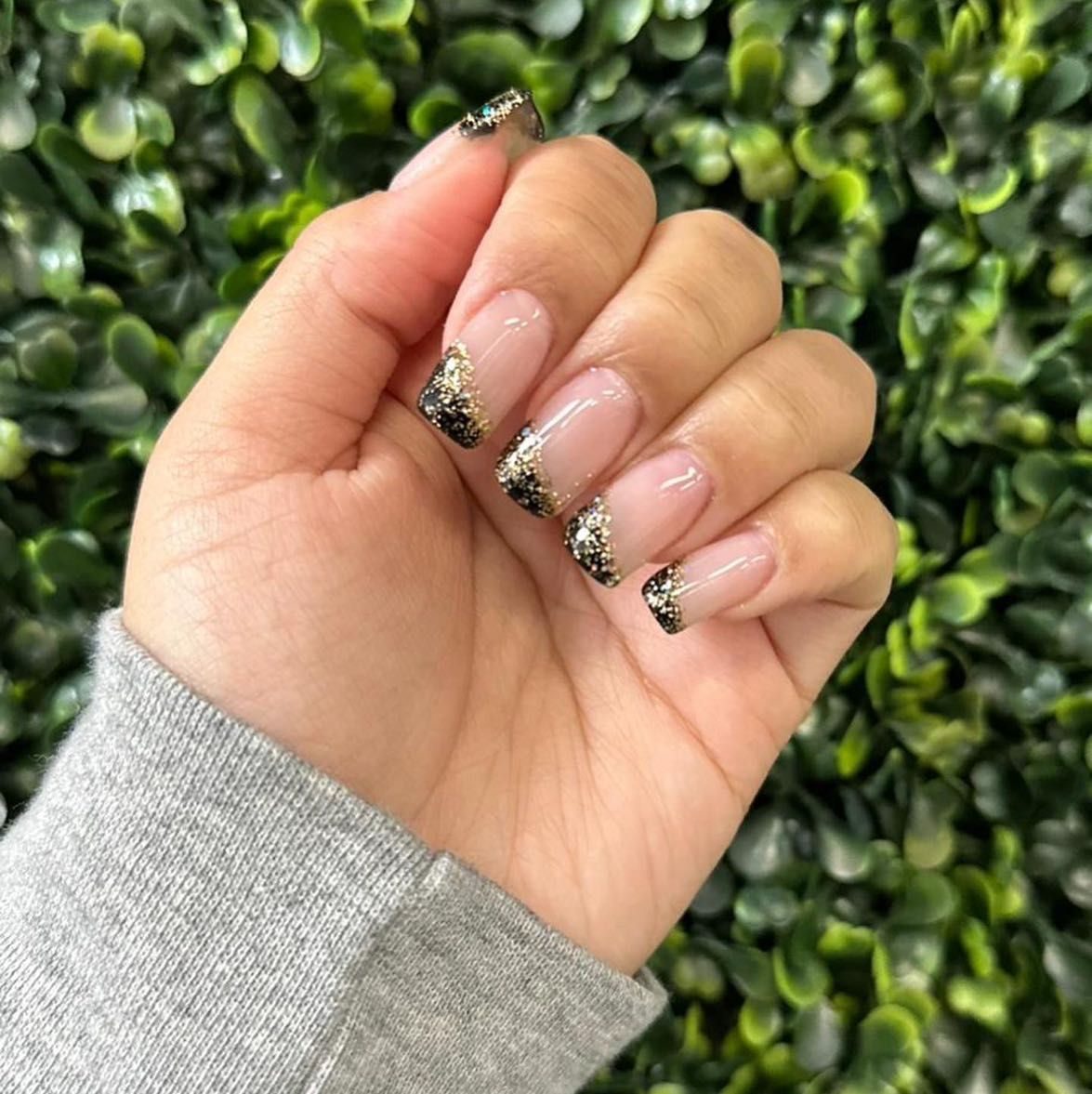 Uñas nude con detalles de leopardo